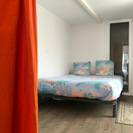Joli Studio Au Calme Apartment Bassens  Exterior photo