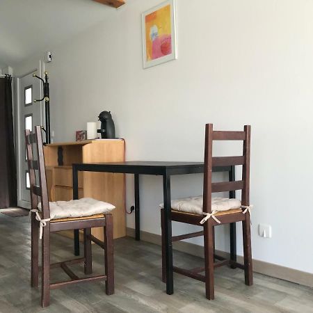 Joli Studio Au Calme Apartment Bassens  Exterior photo